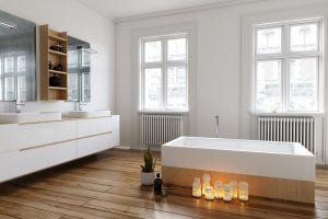 drewniana podłoga w białej łazience