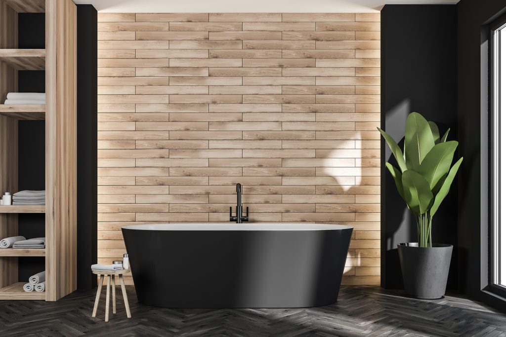 Drewniana ściana w łazience 
